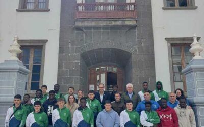 El Ayuntamiento de Valverde recibe al Club de Lucha Concepción tras sus logros de esta temporada